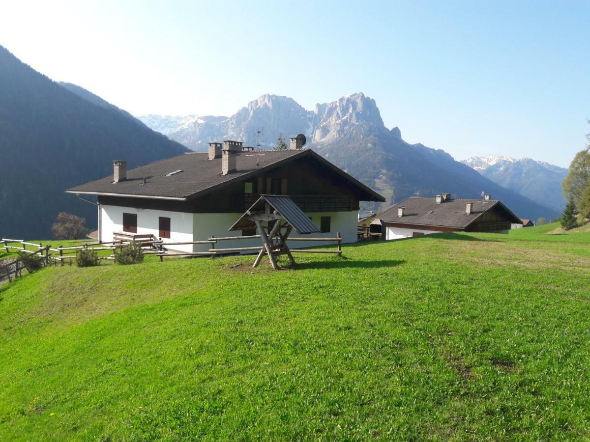 Chalet Relax Pozza di Fassa Esterno foto